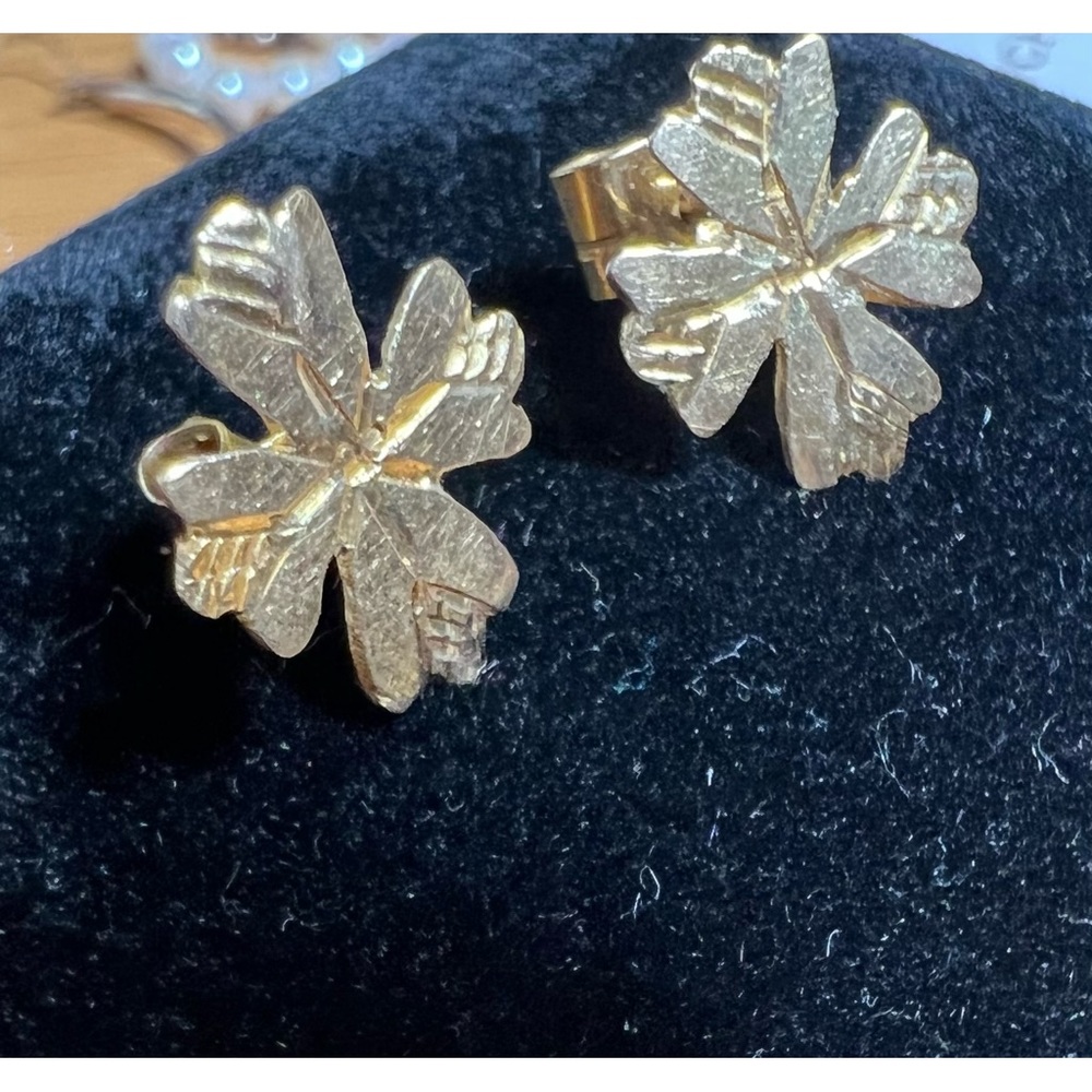 14k gold earrings, I accept offers, I have a lot of jewelry